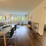 Relax And Recharge By The Lake! Modern Apartments, Ap26