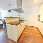 Relax And Recharge By The Lake! Modern Apartments, Ap26 Appartement