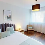 Relax And Recharge By The Lake! Modern Apartments, Ap26