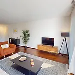 Appartement Relax And Recharge By The Lake! Modern Apartments, Ap26 *