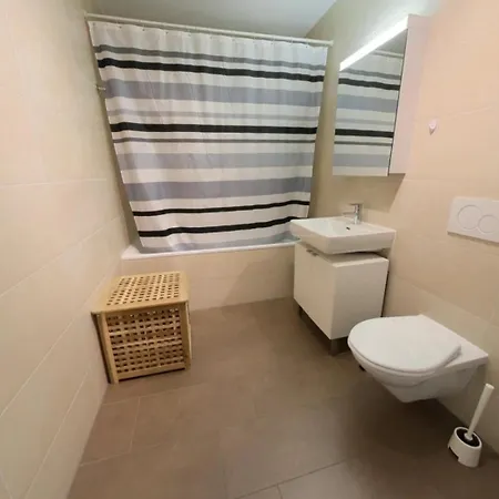 Relax And Recharge By The Lake! Modern Apartments, Ap26 *