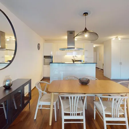 Relax And Recharge By The Lake! Modern Apartments, Ap26