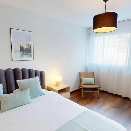 Relax And Recharge By The Lake! Modern Apartments, Ap26