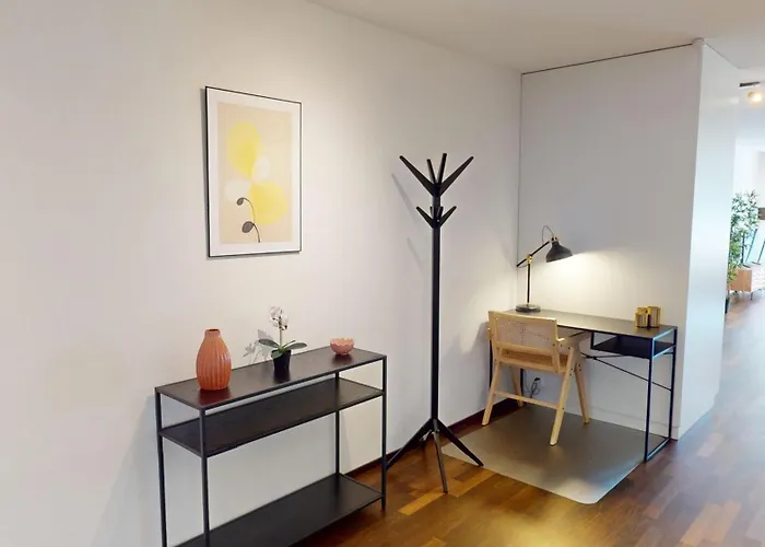 Relax And Recharge By The Lake! Modern Apartments, Ap26