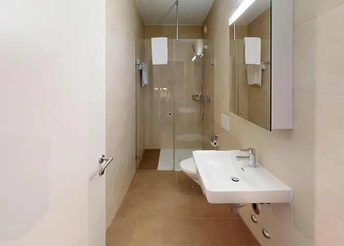 Relax And Recharge By The Lake! Modern Apartments, Ap26 *