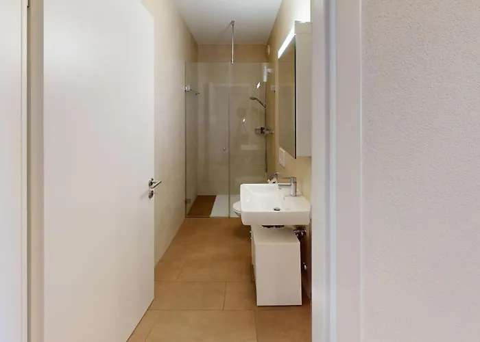 Relax And Recharge By The Lake! Modern Apartments, Ap26